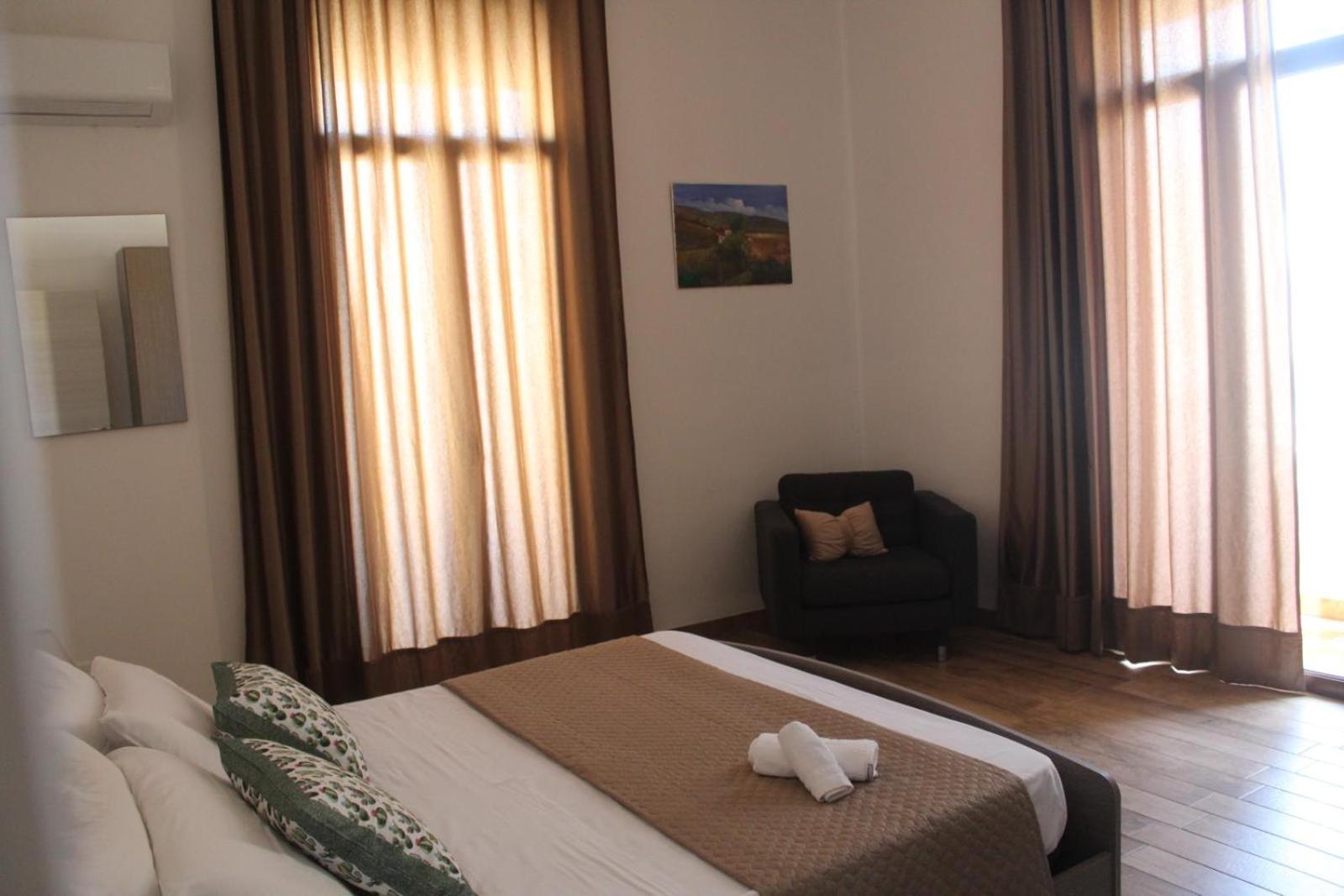 Annale Apartment Марсала Екстериор снимка